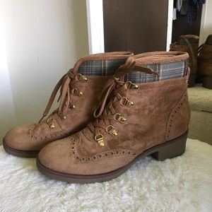 Tommy Hilfiger Booties! Women’s size 8!